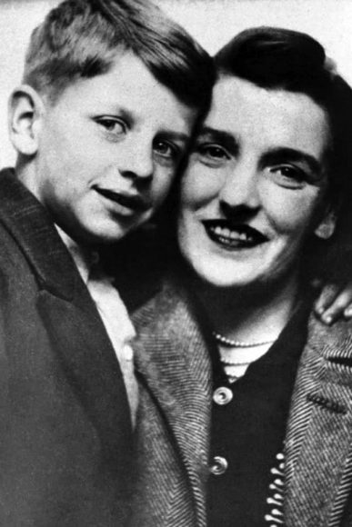 Ringo Starr (Richard Starkey) with his mother Elsie, 1940s | The ...