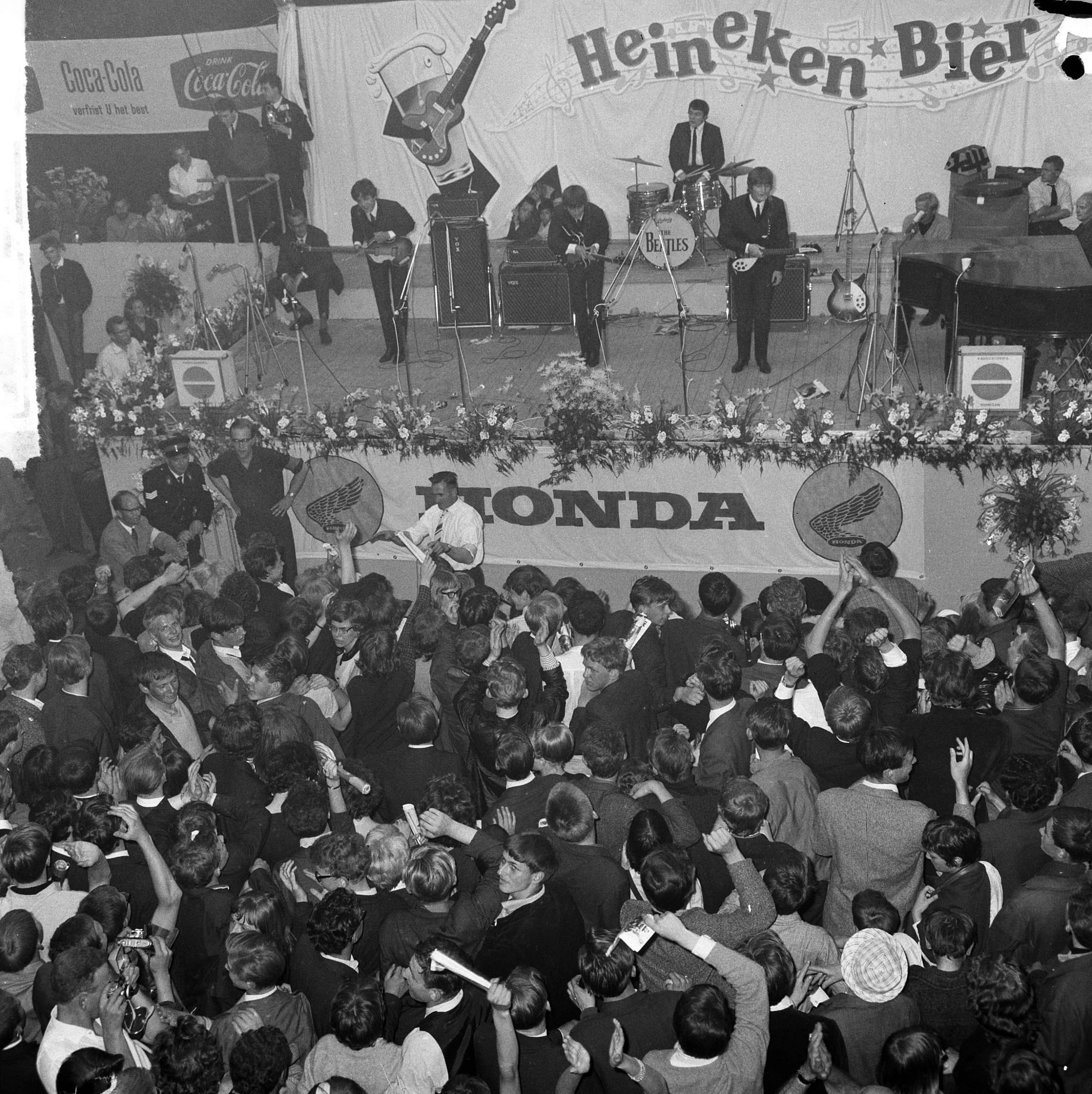 verzonden kennisgeving lijden 6 June 1964: Live: Blokker, the Netherlands | The Beatles Bible