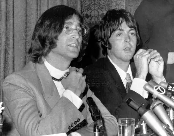 John Lennon and Paul McCartney at a press conference in New York, 14 May 1968
