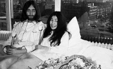 John Lennon and Yoko Ono at the Montreal bed-in for peace, 26 May 1969