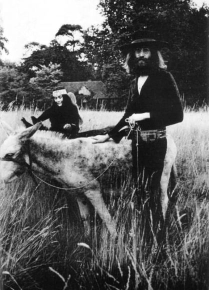 John Lennon and Yoko Ono at The Beatles' final photography session, Tittenhurst Park, 22 August 1969