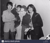 the-beatles-1968-left-to-right-paul-mccartney-ringo-starr-and-george-B3NXDY.jpg