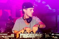 avicii-performs-at-the-mlb-fan-cave-on-october-1-2013-in-new-york-city.jpg