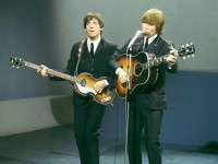 Paul-McCartney-John-Lennon-Photo-David-Redfern-Redferns@2000x1500-1200x900.jpg