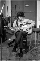 Paul-McCartney-66-guitar.jpg