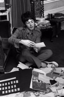 paul-mccartney-of-the-beatles-sitting-on-the-floore-cross-legged-as-B3NX1E-1.jpg