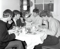 the-beatles-looking-through-you-exclusive-rare-photos-4-1441886170-view-1.jpg