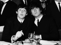 John-lennon-Paul-Mccartney-080822-2000-b1bcaec6d0ba46d9950be0dc42e05656.jpg