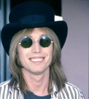 top-hat-and-lennon-sunglasses.jpg